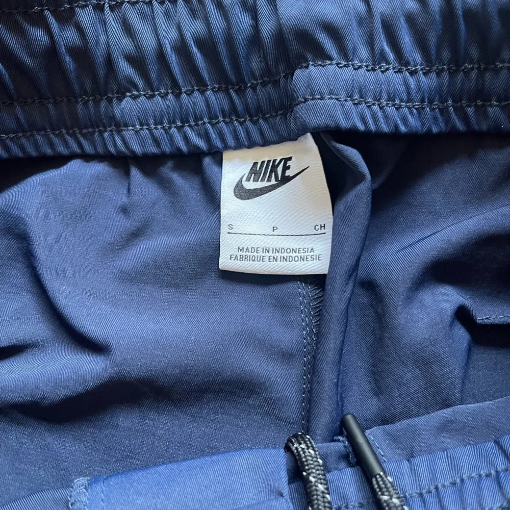 Nike Tech Essentials Unlined Commuter Pants